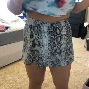 SOLD Snakeskin skort